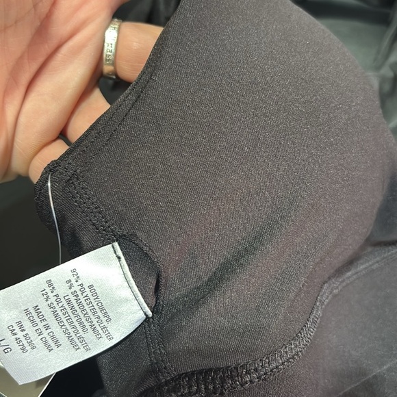 Activ8 performance crisscross keyhole back removable pads,moisture wicking - Picture 3 of 5